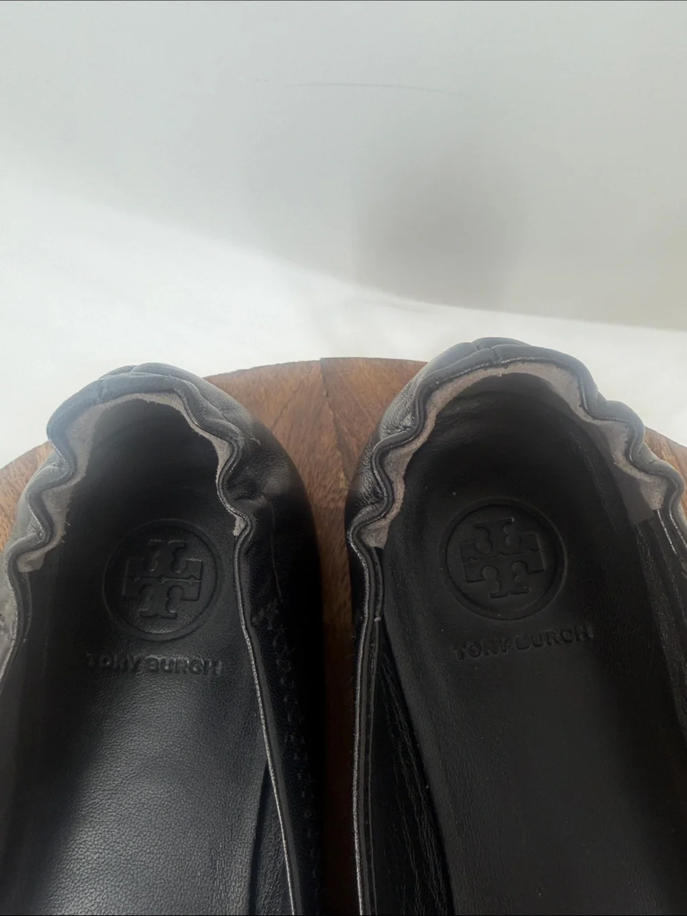 Tory Burch Minnie Black Leather Reva Logo Ballet Flats Size 6.5